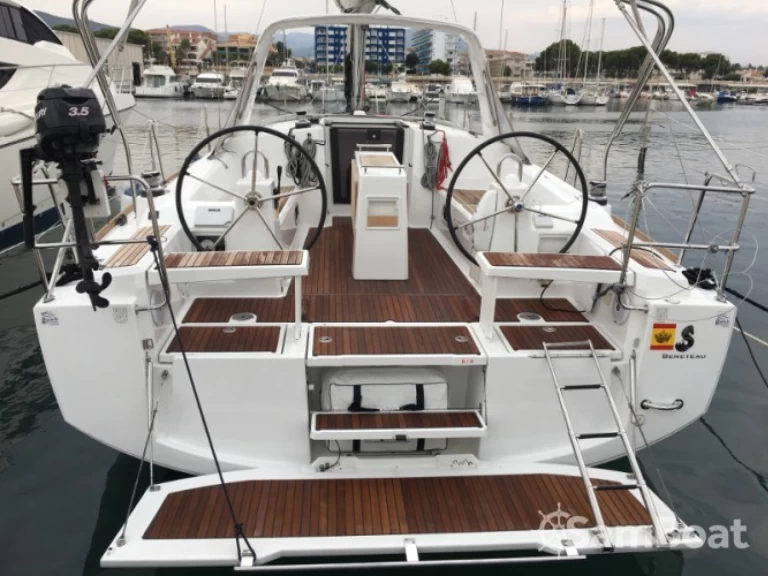 Bénéteau Oceanis 38.1 mieten Barcelona