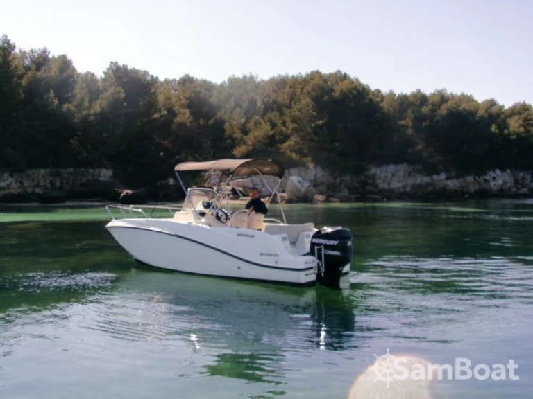 Ein Quicksilver Activ 535 Open mieten in Antibes