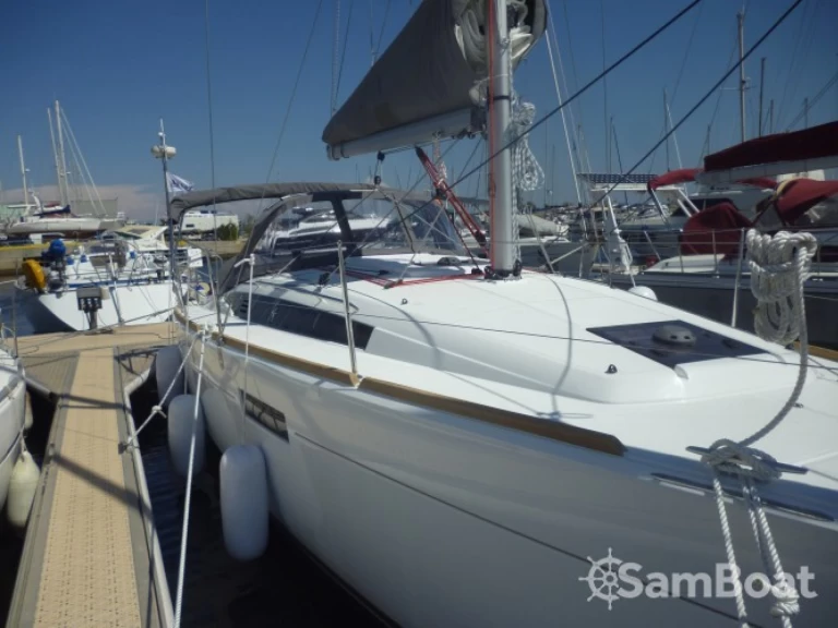 Boot mieten Hyères günstig Sun Odyssey 349