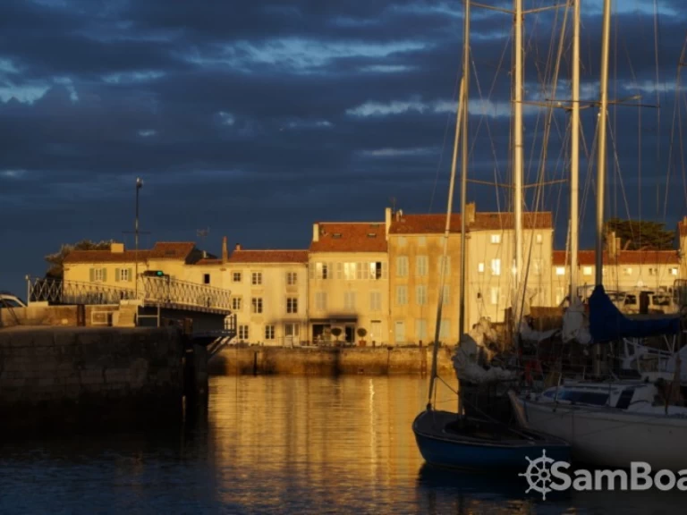 Ein Bénéteau First 35 S5 mieten in La Rochelle