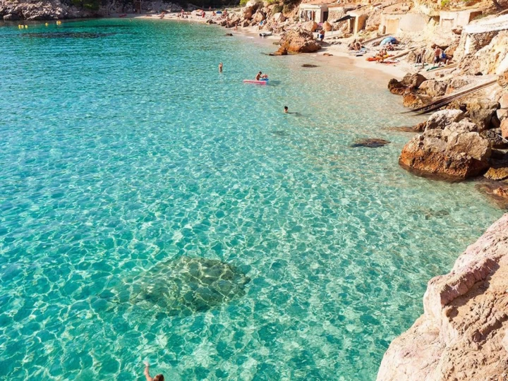 Segelboot mieten in Sant Antoni de Portmany zum besten Preis