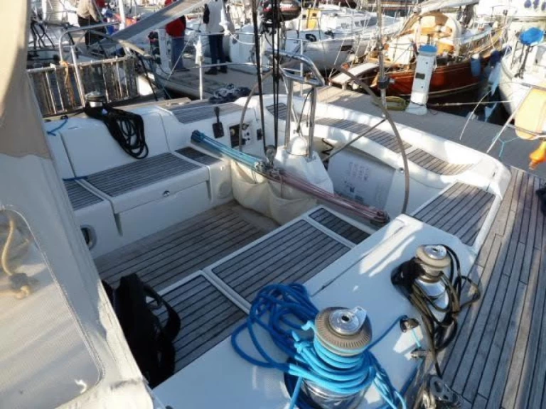 Ein Bénéteau First 47.7 mieten in Hyères