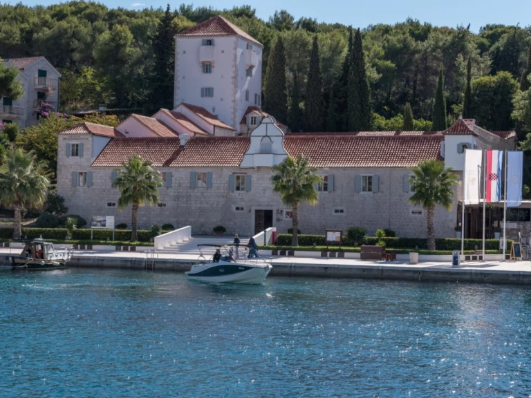 Boot mieten Trogir günstig Activ 755 Sundeck