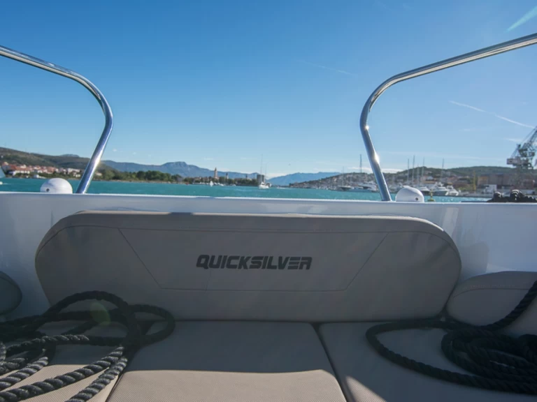 Ein Quicksilver Activ 805 mieten in Trogir