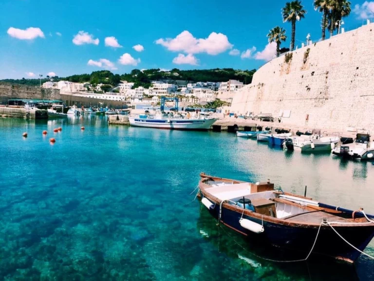 Schlauchboot mieten in San Foca zum besten Preis
