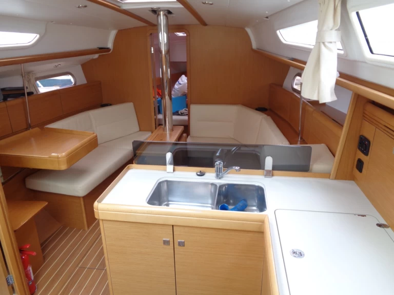 Jeanneau Sun Odyssey 36i mieten Hyères