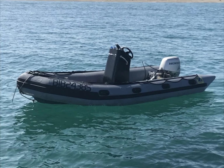 YachtCharter in Canet-en-Roussillon - Zodiac Pro 500 auf SamBoat