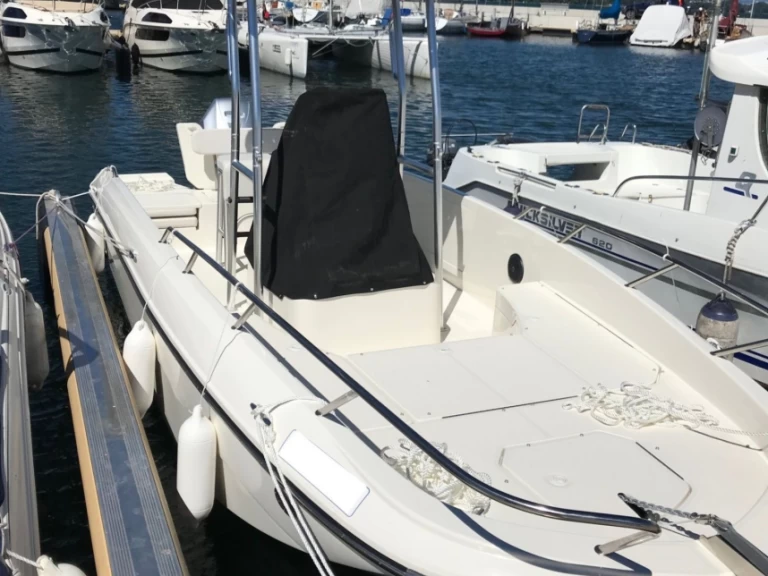 Bayliner CC7 mieten Vevey