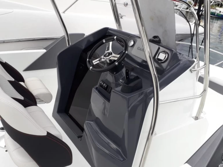 Ein Bénéteau Flyer 6.6 SPACEdeck mieten in Les Trois-Îlets