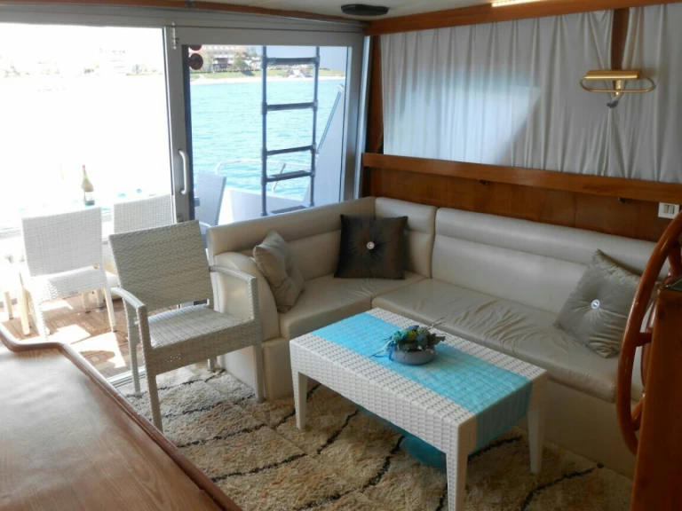 Vermietung Motorboot Local Production mit Führerschein