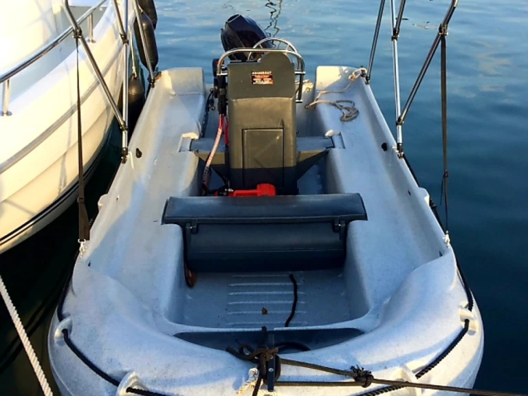 Motorboot mit oder ohne Skipper Fun Yak mieten in Serra-di-Ferro