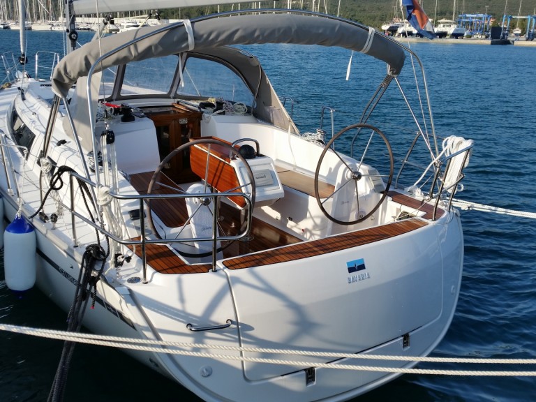 Bootsverleih Bavaria Cruiser 37 D-Marin Dalmacija Marina Samboat