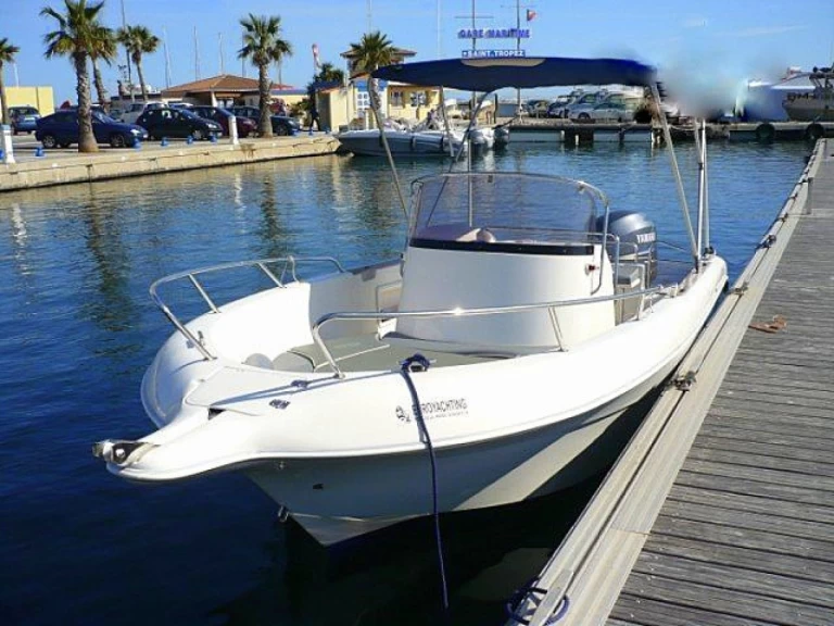 Ein Pacific Craft Pacific Craft 500 Open mieten in Nizza
