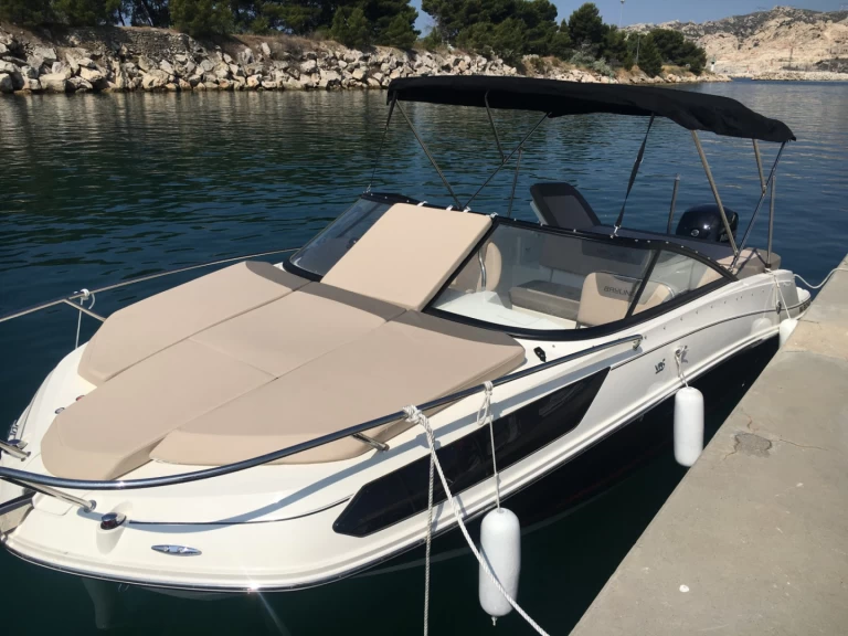 Bayliner VR5 Cuddy mieten Marseille