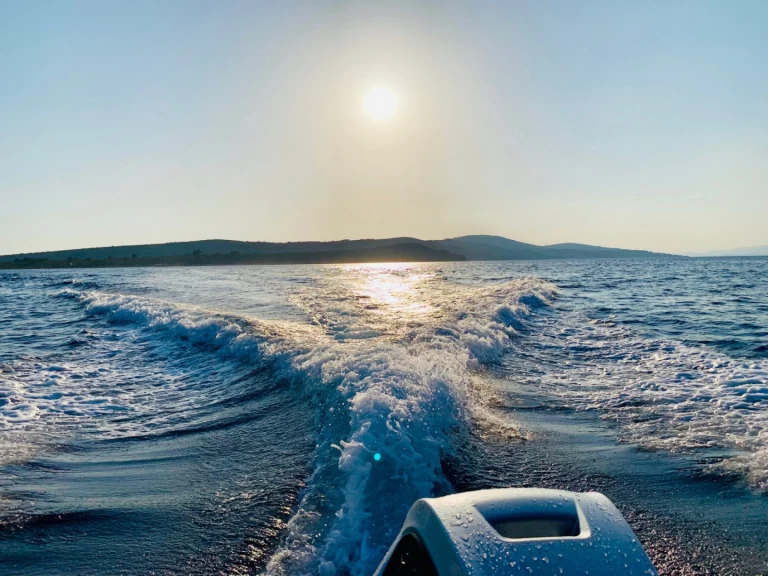 YachtCharter in Split - Bénéteau Antares 9 OB auf SamBoat