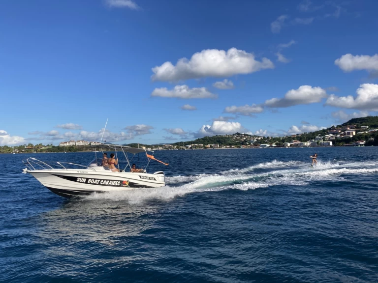 Lobster marion 7,3 mieten Les Trois-Îlets