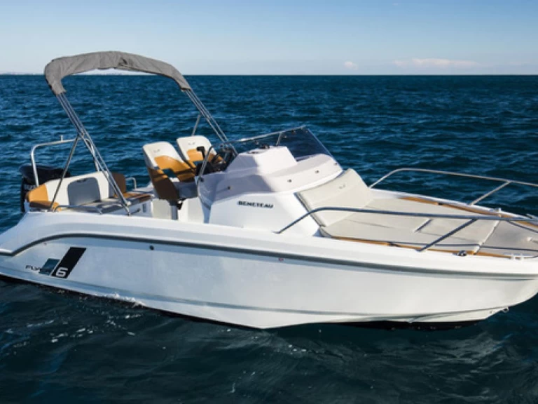 Bootsverleih Bénéteau Flyer 6 SUNdeck Roses Samboat