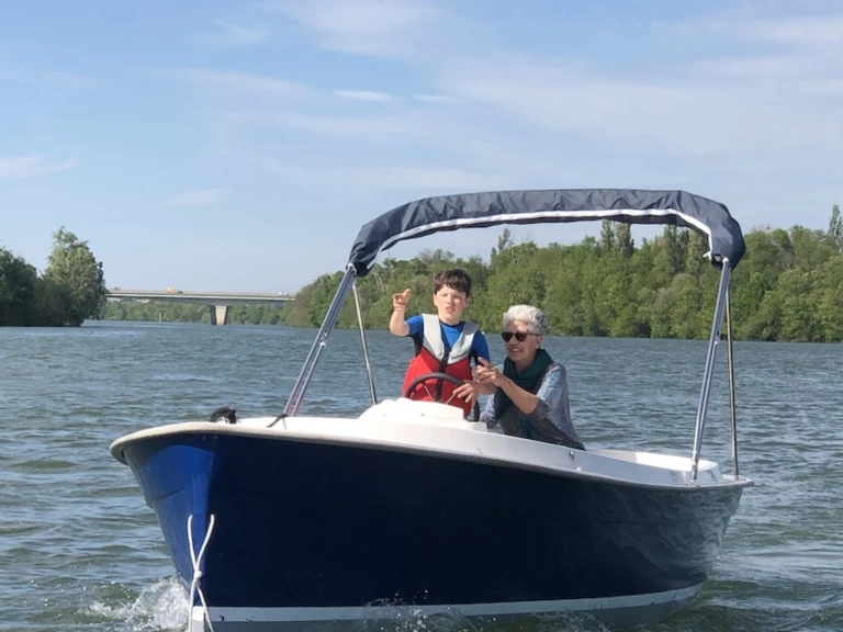 Ruban Bleu Scoop mieten Mâcon