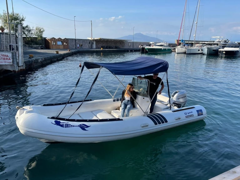 YachtCharter in Sorrent - Lomac Lomac 600 IN auf SamBoat