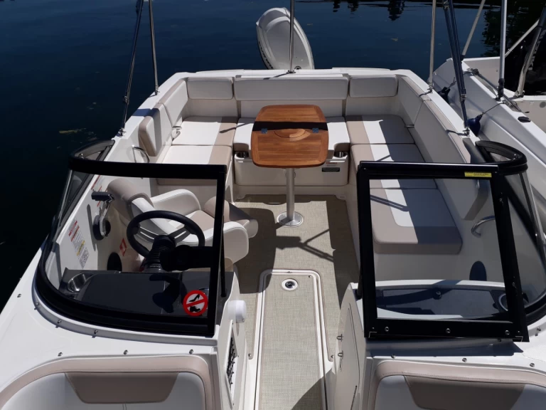 YachtCharter in Chindrieux - Bayliner VR4OE auf SamBoat