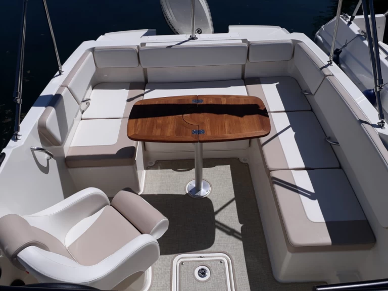 Ein Bayliner VR4OE mieten in Chindrieux