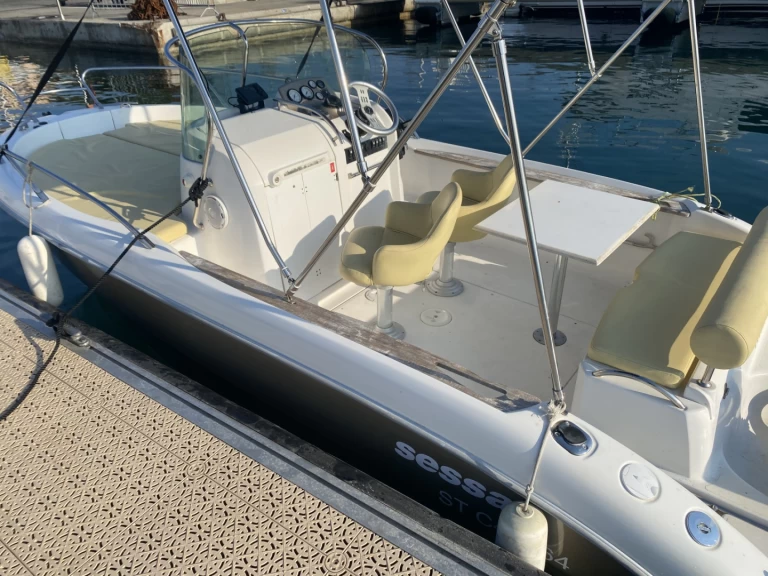 Motorboot mieten in Fréjus zum besten Preis