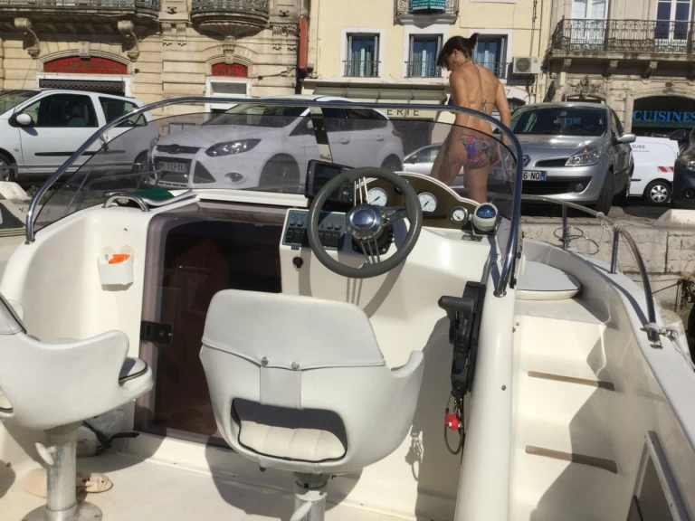 Motorboot mieten in Sète zum besten Preis