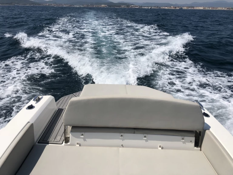Schlauchboot mit oder ohne Skipper Marlin Boat mieten in Port Grimaud