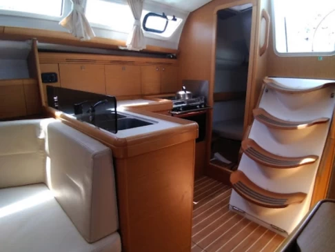 YachtCharter in Hyères - Jeanneau Sun Odyssey 36i auf SamBoat