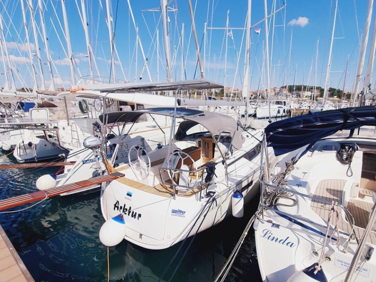 Segelboot mieten in Marina Veruda zum besten Preis