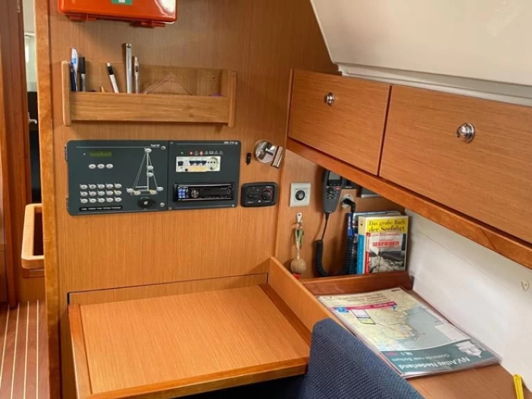 YachtCharter in Lelystad - Bavaria Cruiser 36 auf SamBoat