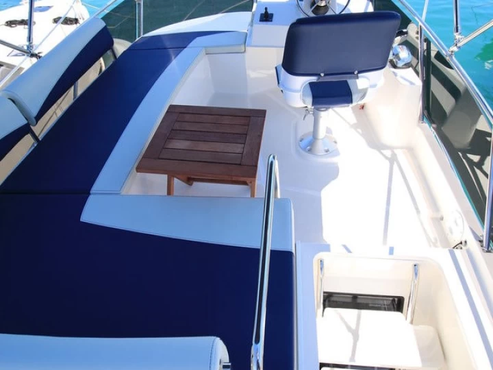 Ein Delphia Platinum 989 Fly mieten in Kukljica