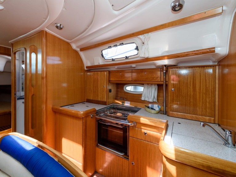 Bootsverleih Bavaria Bavaria 42 Cruiser Trogir Samboat