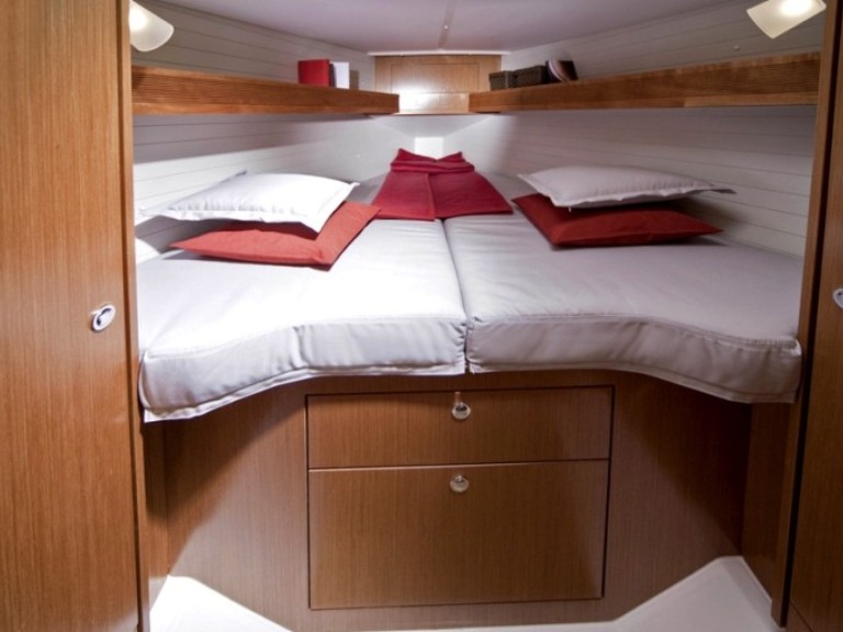 YachtCharter in Trogir - Bavaria Cruiser 32 auf SamBoat