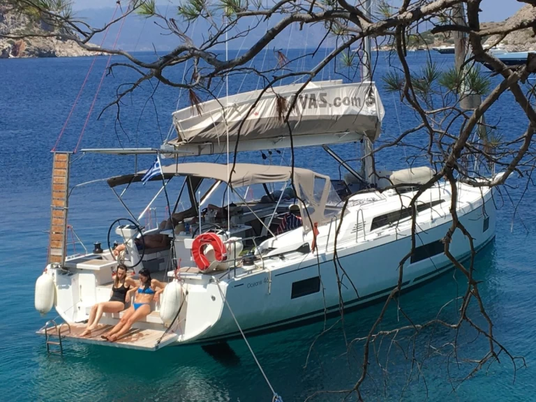 YachtCharter in Álimos - Bénéteau Oceanis 46.1 auf SamBoat