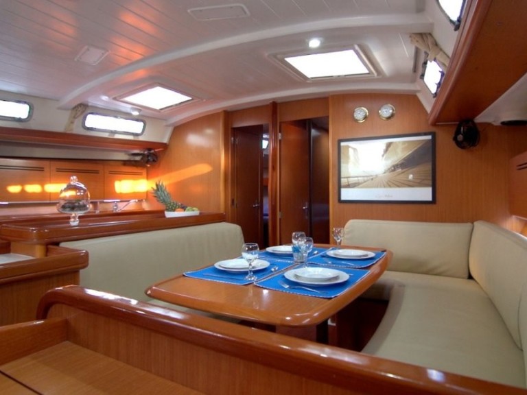 YachtCharter in Álimos - Bénéteau Cyclades 50.5 auf SamBoat