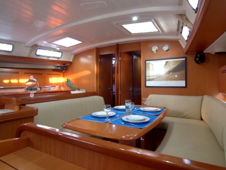 YachtCharter in Álimos - Bénéteau Cyclades 50.5 auf SamBoat
