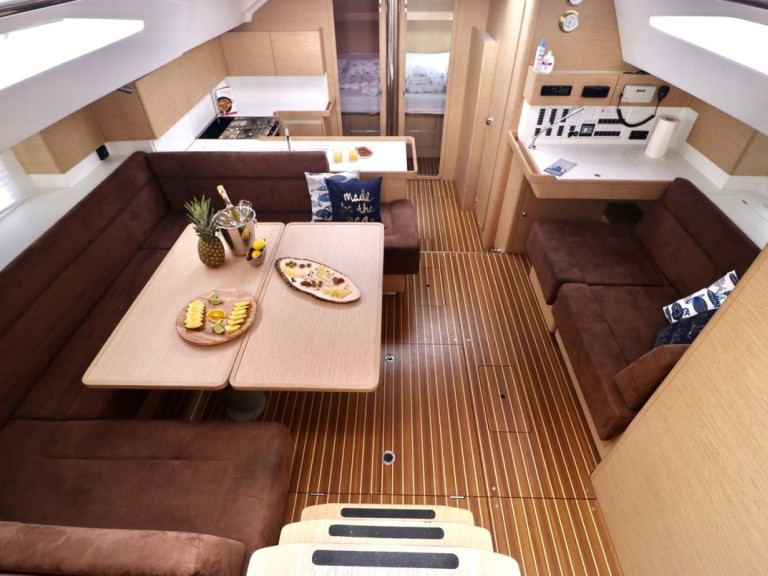 Ein Elan Impression 50 mieten in Kaštela