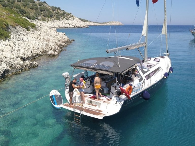 Bénéteau Oceanis 48 mieten Kaş
