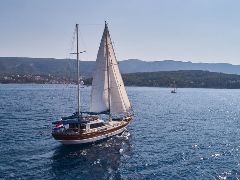 Ein Lotus Lotus  mieten in Split