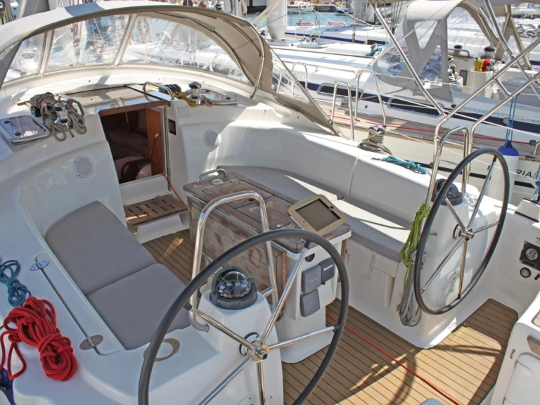 Bootsverleih Bavaria Bavaria 42 Cruiser Lavrion Samboat