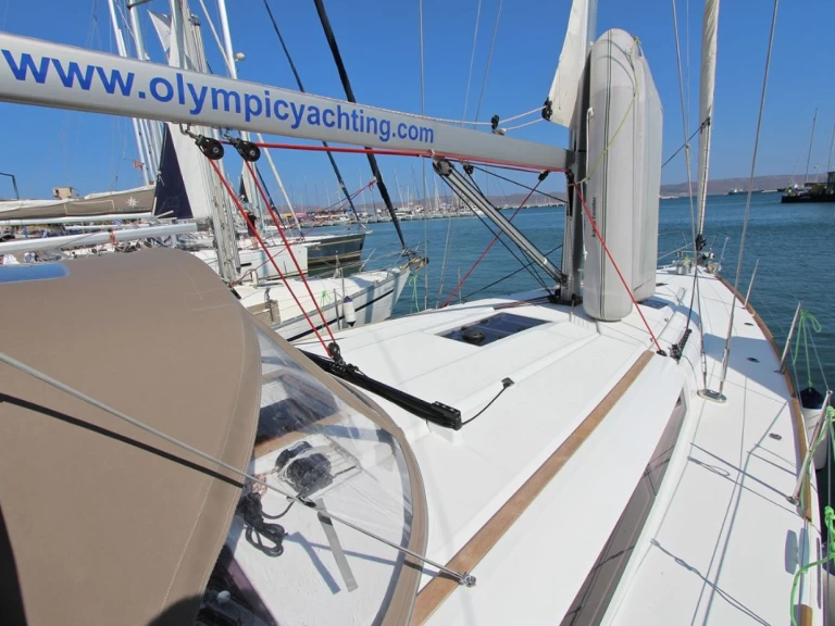Ein Jeanneau Sun Odyssey 449 mieten in Lavrion