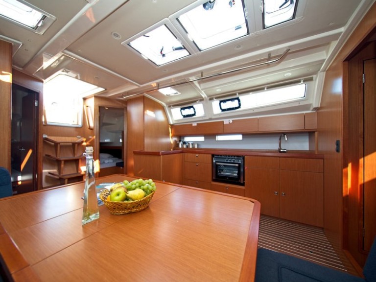 Ein Bavaria Cruiser 46 mieten in Murter-Kornati