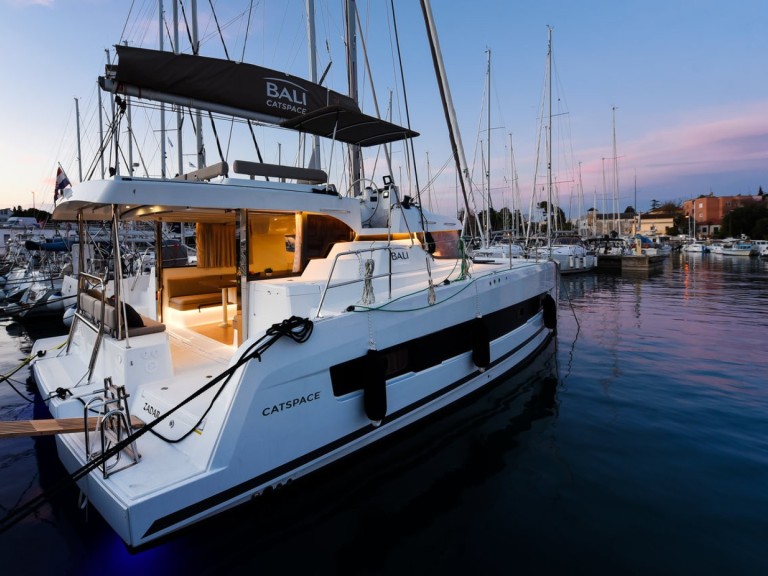 Katamaran mit oder ohne Skipper Bali Catamarans mieten in Zadar