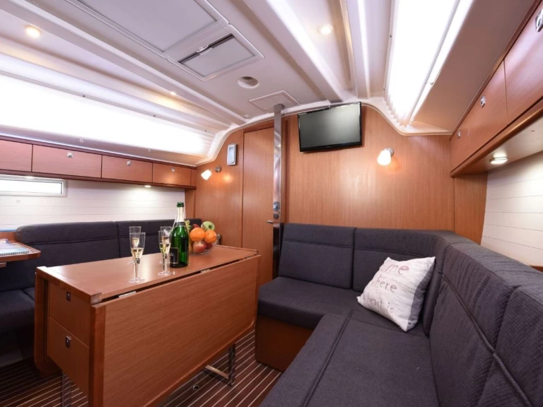 Bavaria Cruiser 37 mieten Zadar