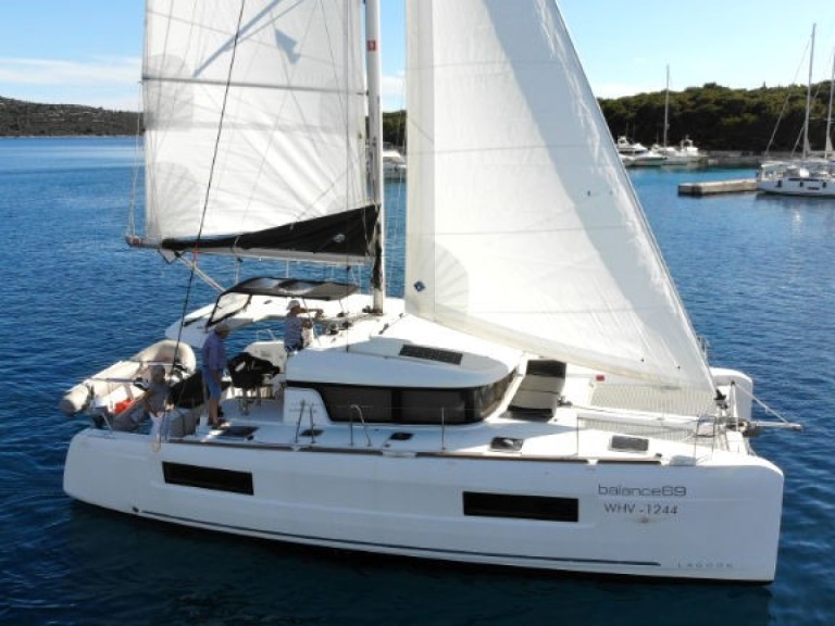 Bootsverleih Lagoon Lagoon 40 Rogoznica Samboat