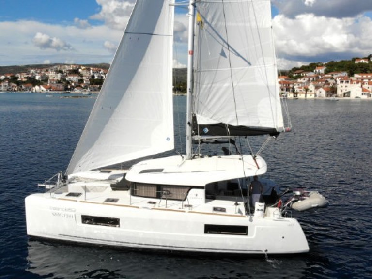 Katamaran mit oder ohne Skipper Lagoon mieten in Rogoznica