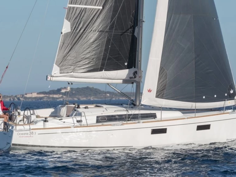YachtCharter in Pula - Bénéteau Oceanis 38.1 auf SamBoat