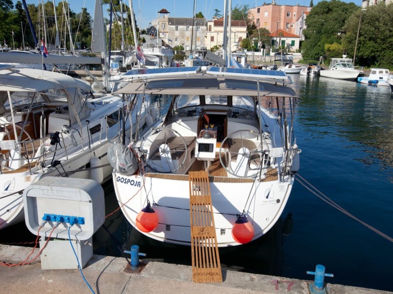 Segelboot mieten in Marina Tankerkomerc - Bavaria Cruiser 37