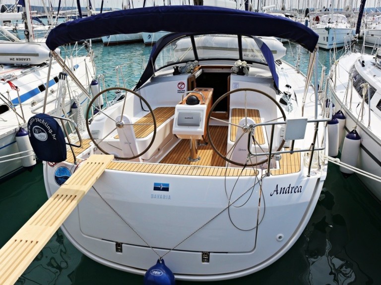 YachtCharter in Sukošan - Bavaria Cruiser 37 auf SamBoat